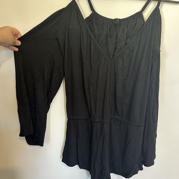 NWT Chaser Cold Shoulder Long Sleeve Romper in Black - Size: Medium - Picture 7 of 12